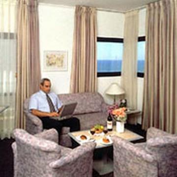 Фото Best Western Regency Suites Hotel