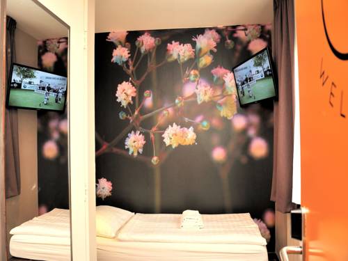 Фото Tourist Inn Budget Hotel - Hostel