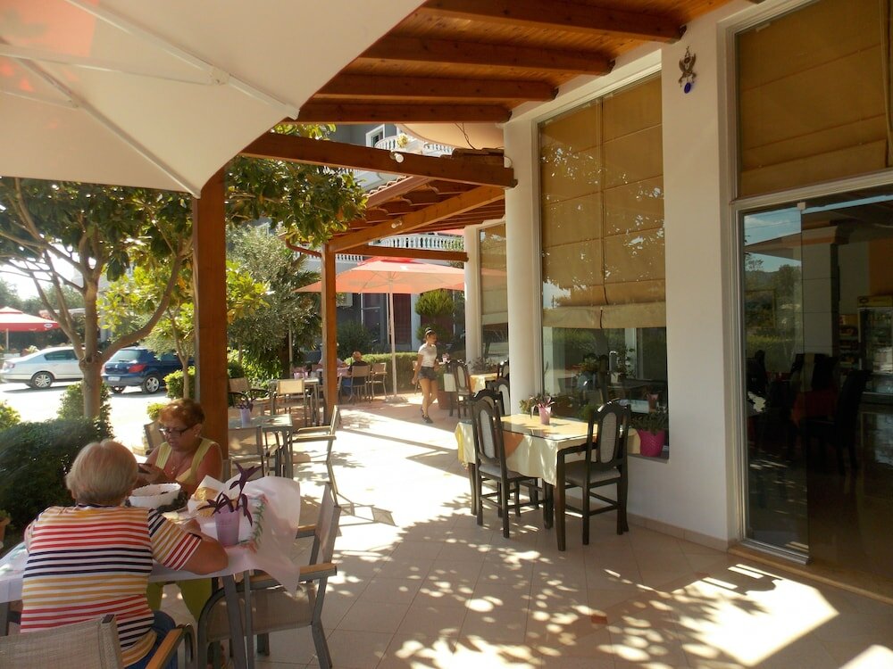 Фото Hotel Mariksel