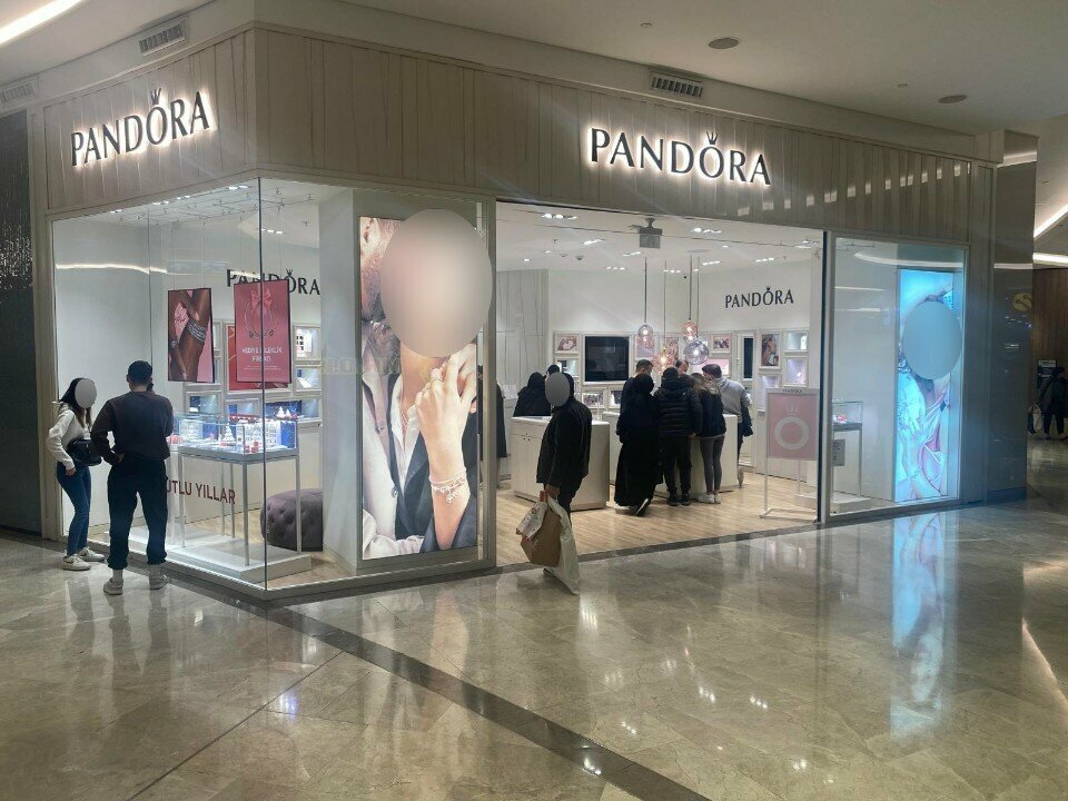 Jewelry store Pandora, Istanbul, photo