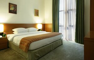 Ramada Hotel and Suites Ajman (Ramada Hotel & Suites by Wyndham Ajman, Al Rashidiya 1, City Center Sector, Ajman), hotel