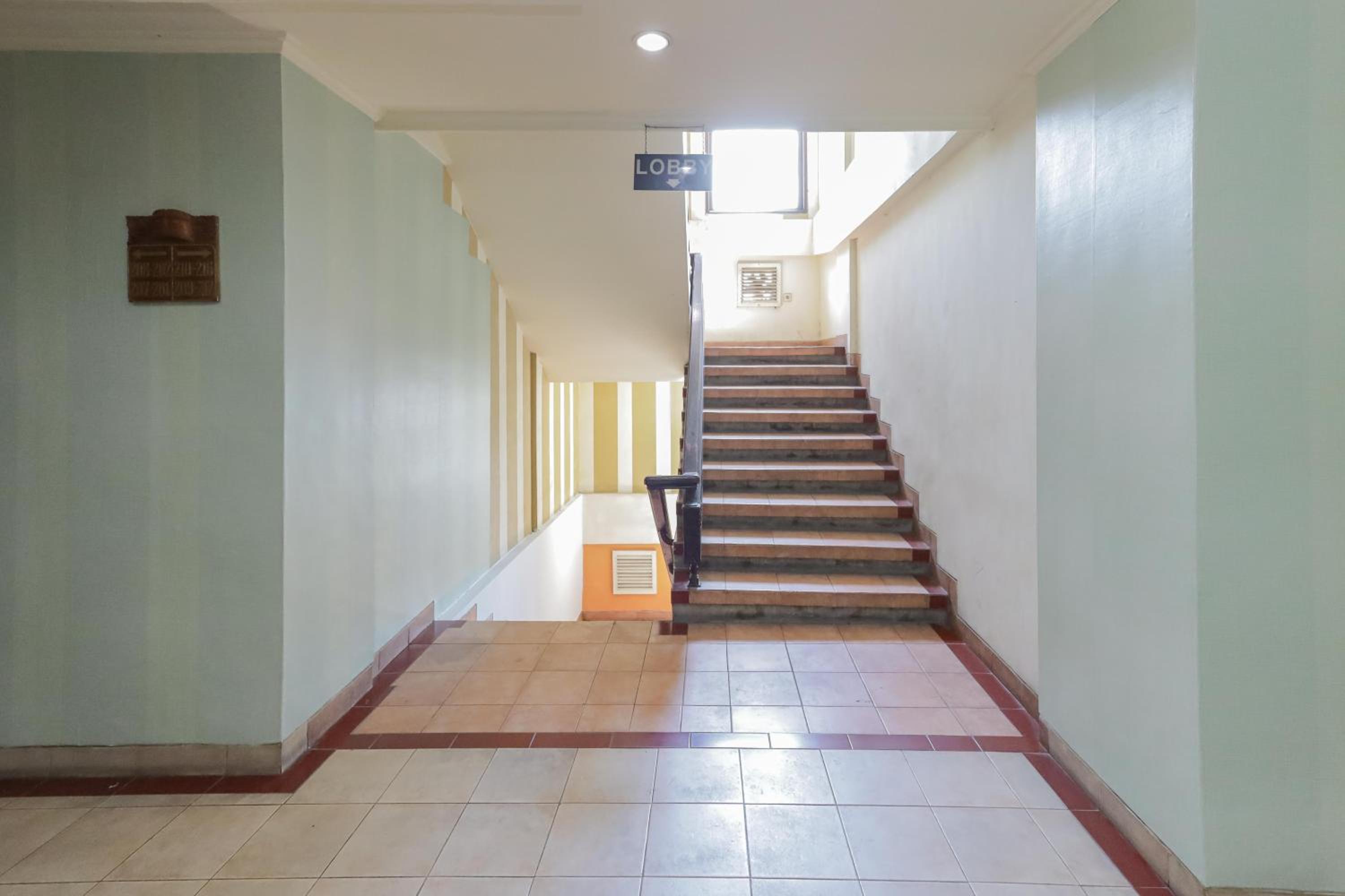 Фото Urbanview Hotel Taman Suci Denpasar Bali