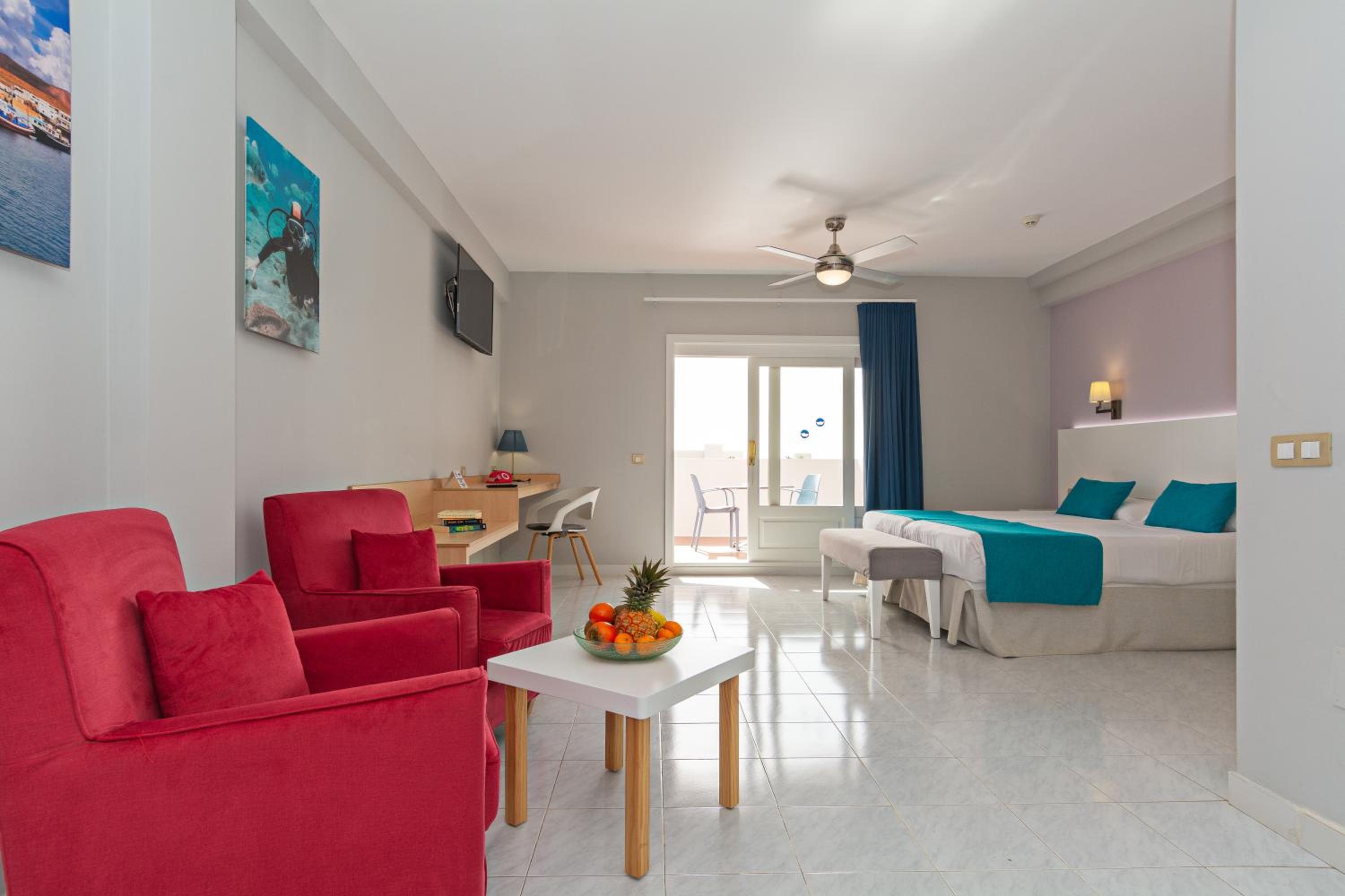 Фото Apartamentos Océano - Adults Only