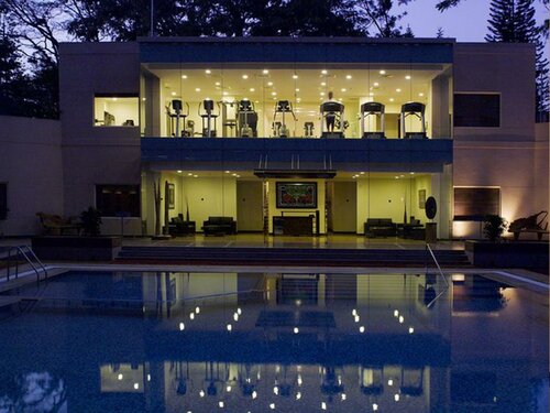 Гостиница The Lalit Ashok Bangalore в Бангалоре