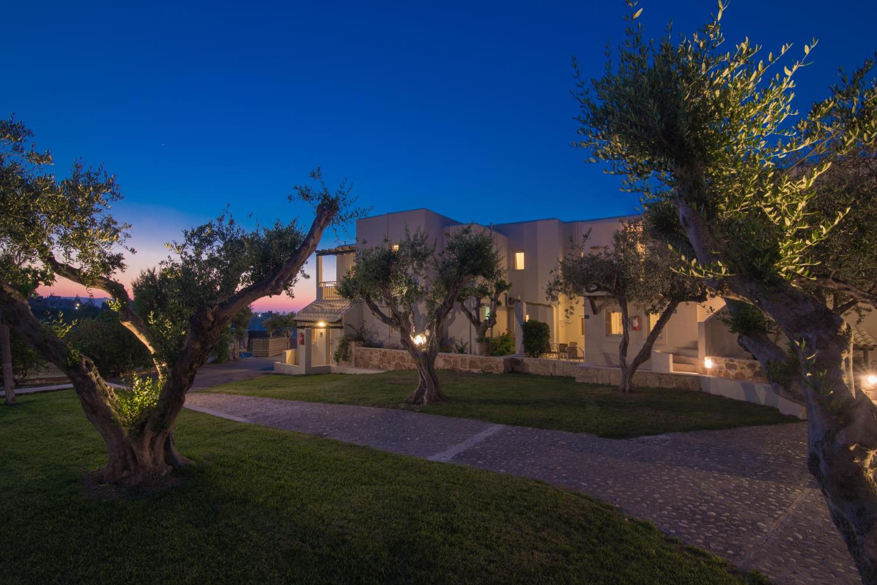 Фото Ourania Apartments