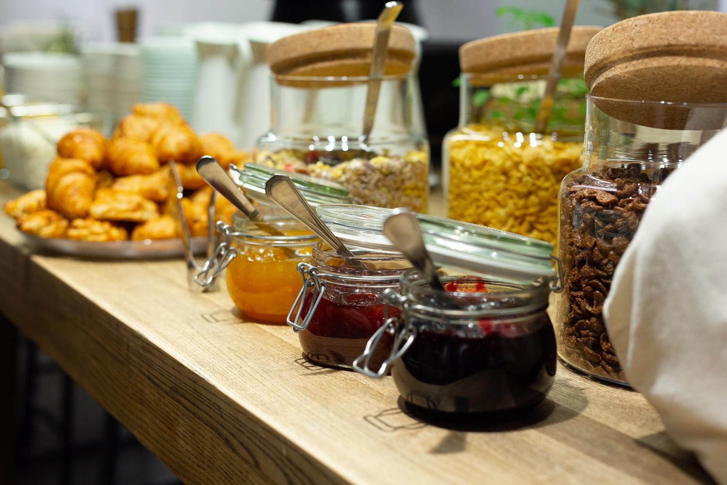 Фото Corner Hotel