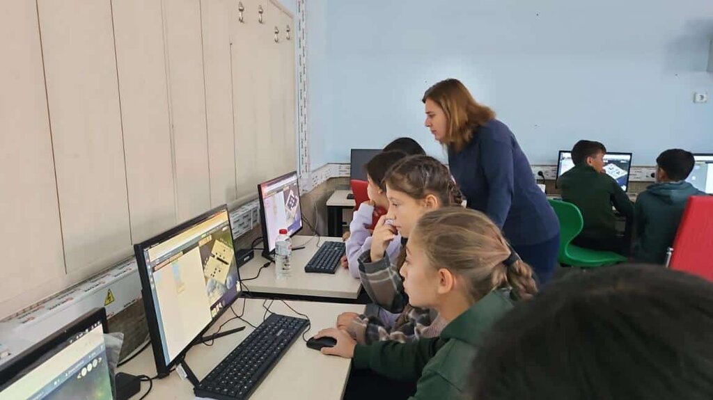 School Tarasci Middle School, Seydisehir, photo