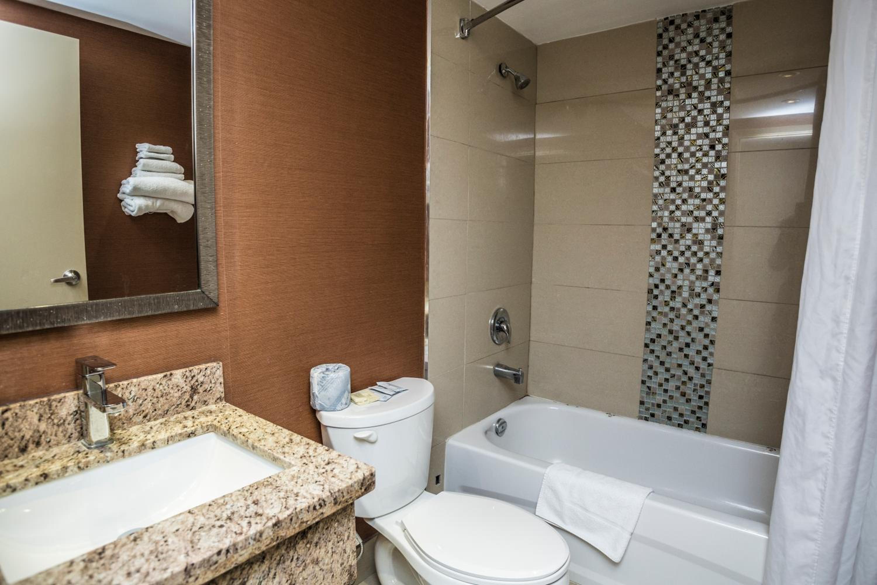 Фото Mississauga Gate Inn