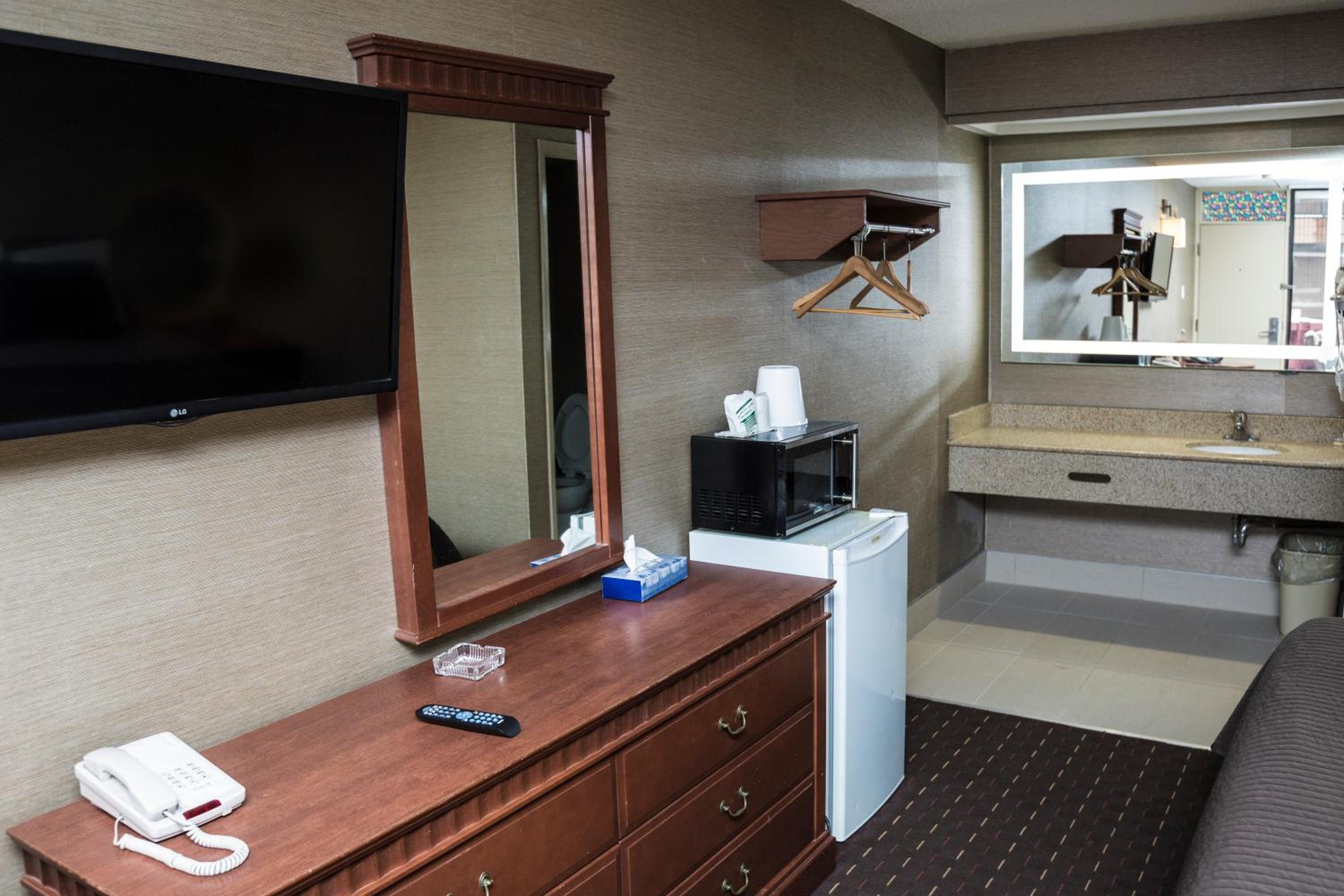 Фото Mississauga Gate Inn