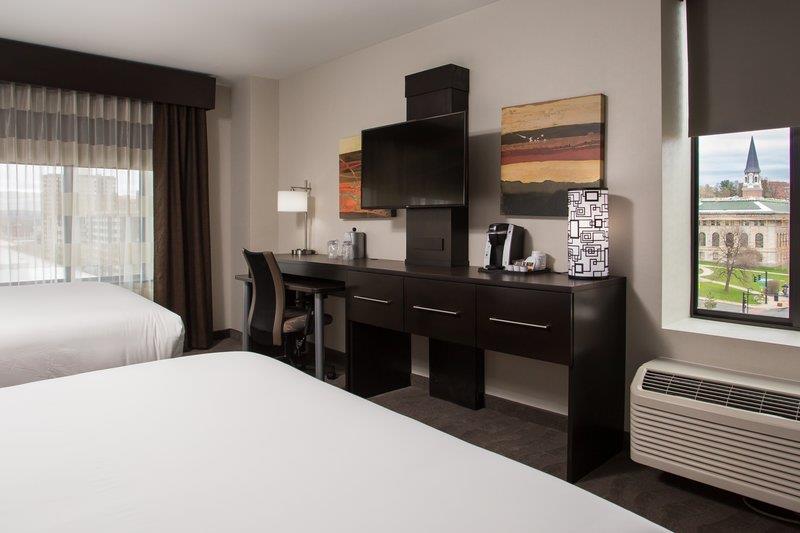 Фото Holiday Inn Express Springfield Downtown, an Ihg Hotel