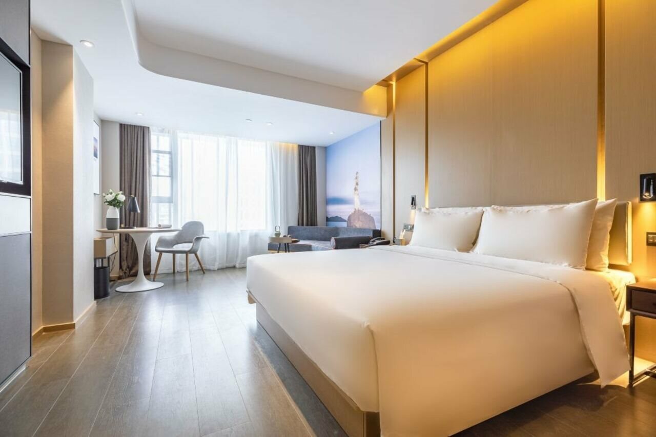 Фото Atour Hotel Swimming Beach Qinglv Road Zhuhai