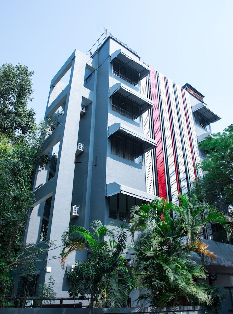 Фото Hotel Highway Residency