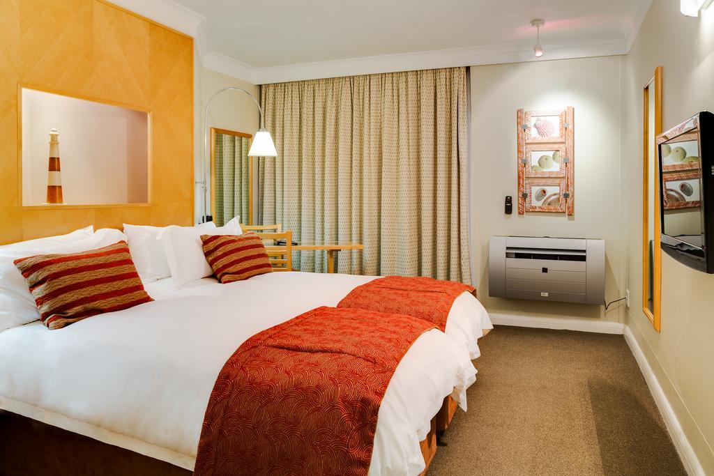Фото Protea Hotel by Marriott Knysna Quays