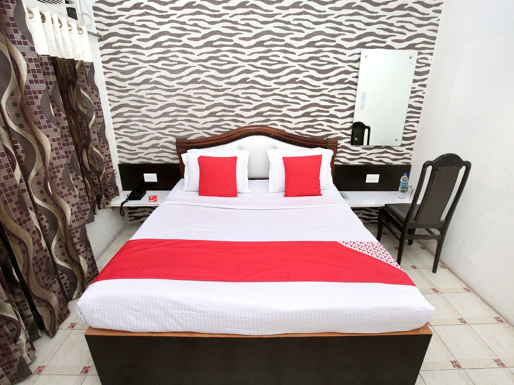 Фото Oyo 10376 Hotel Golden Inn