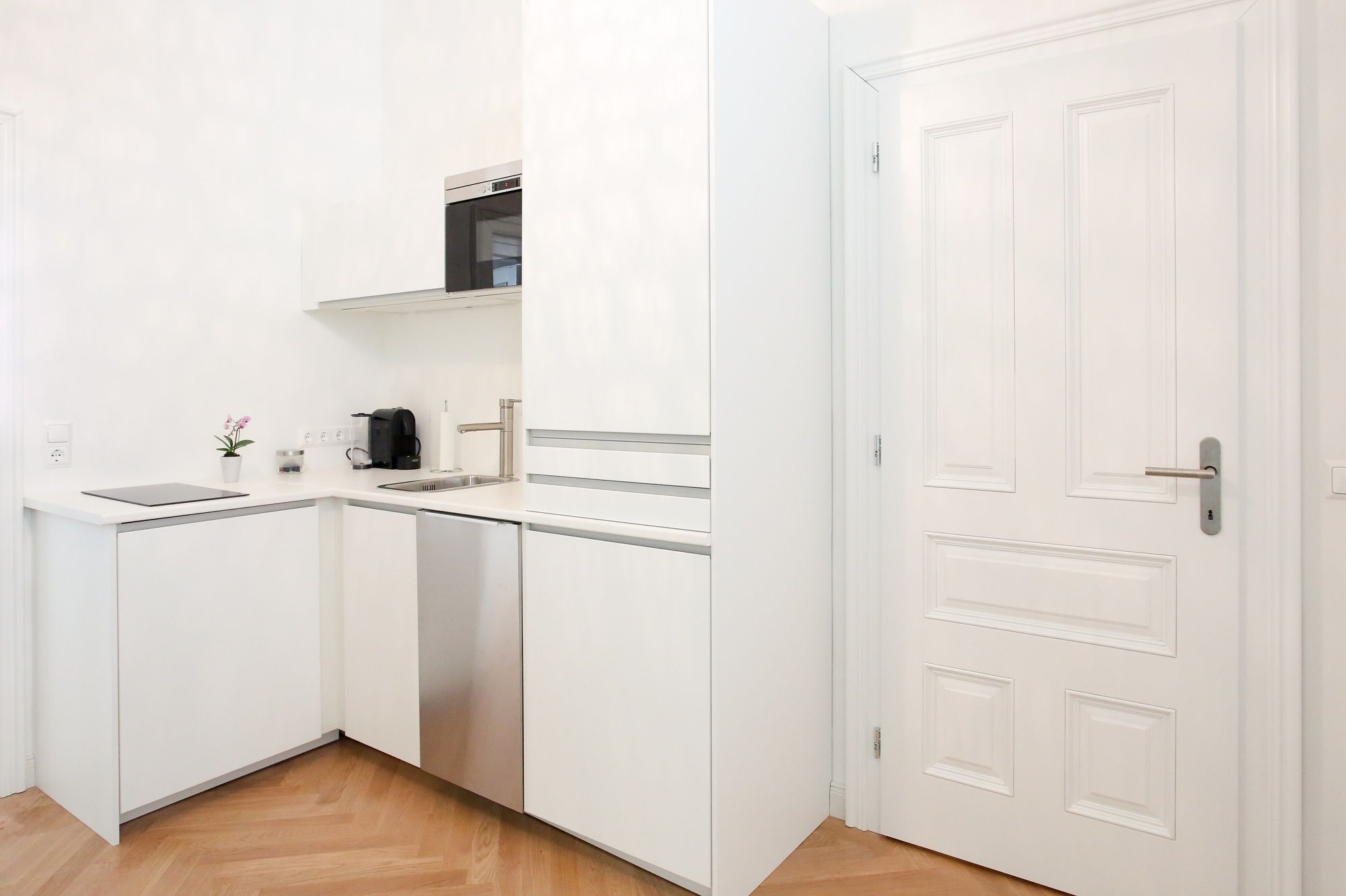 Фото Pink Grapefruit City Condo