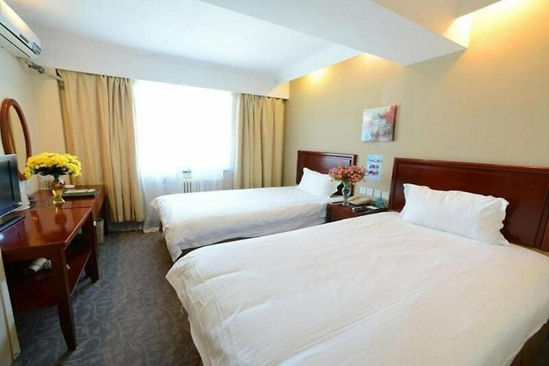 Гостиница GreenTree Inn Jiaxing Tongxiang City Chongfu International Fur Center Business Hotel