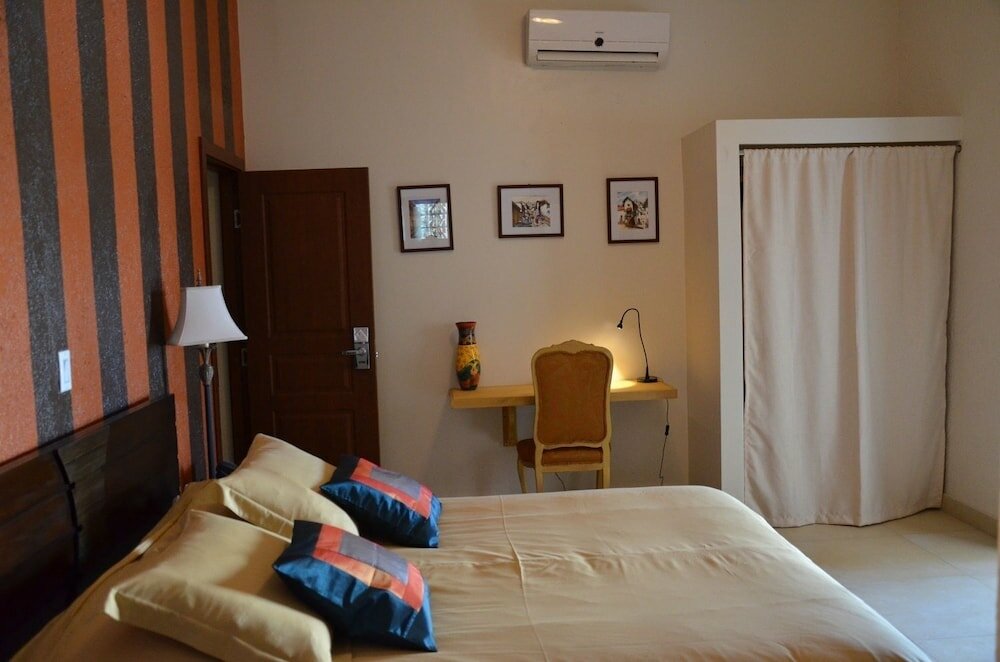 Фото La Lorraine Boutique Hotel