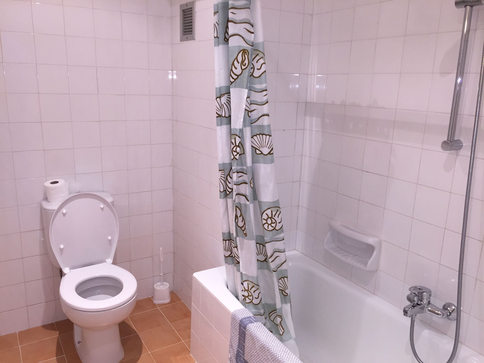 Фото Axiothea Hotel