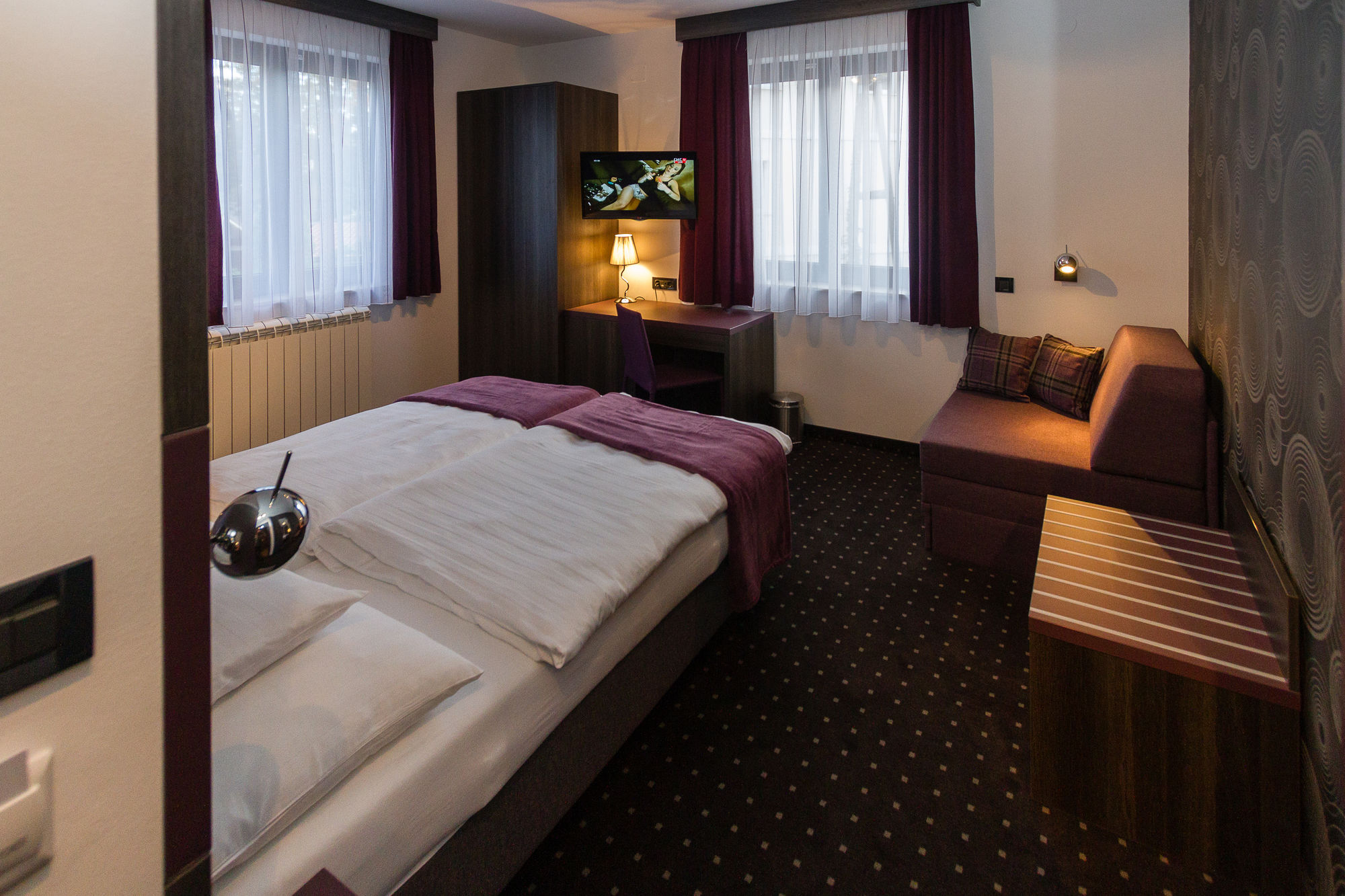 Фото Log In Rooms