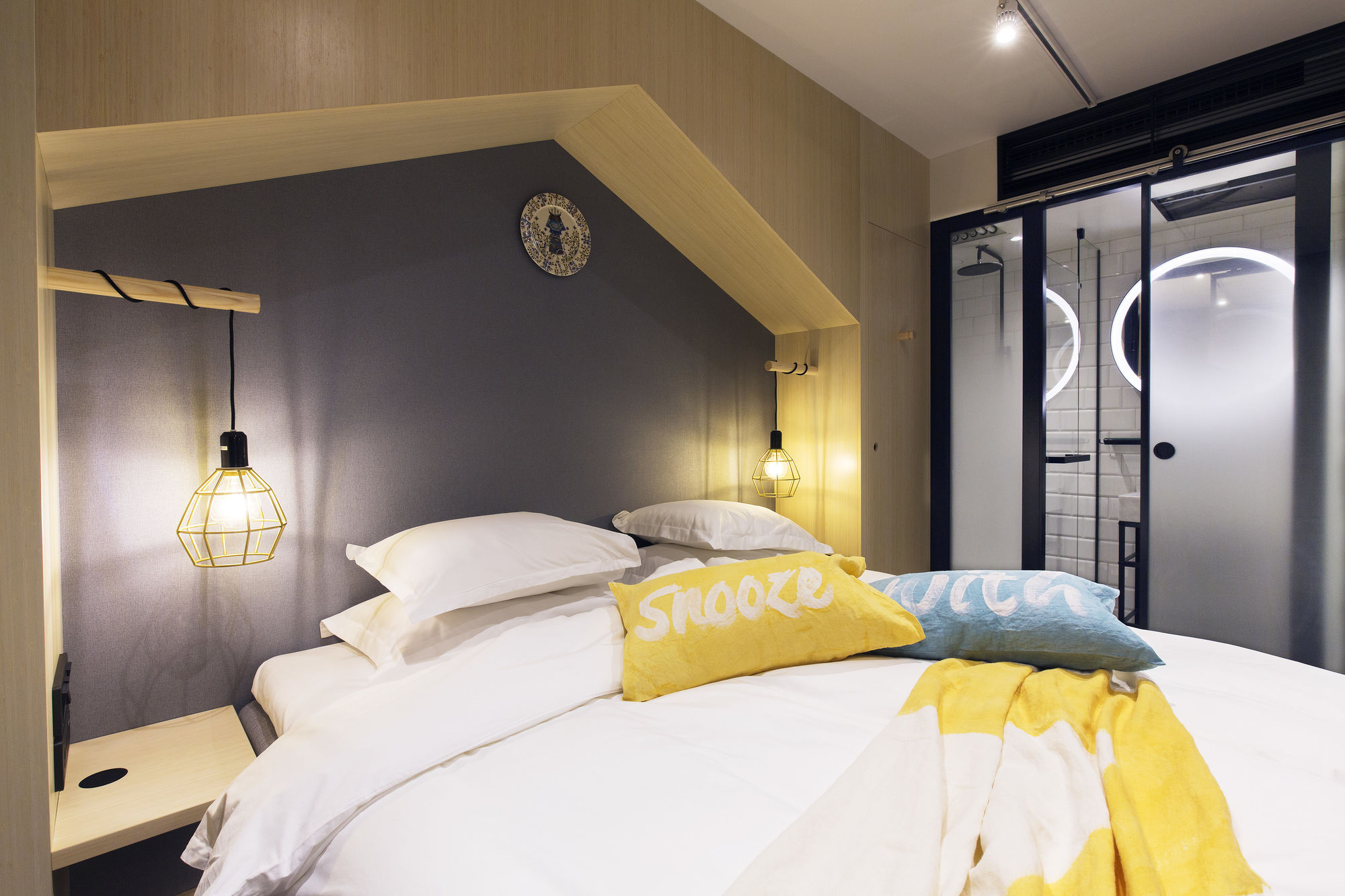 Фото Hotel With Urban Deli