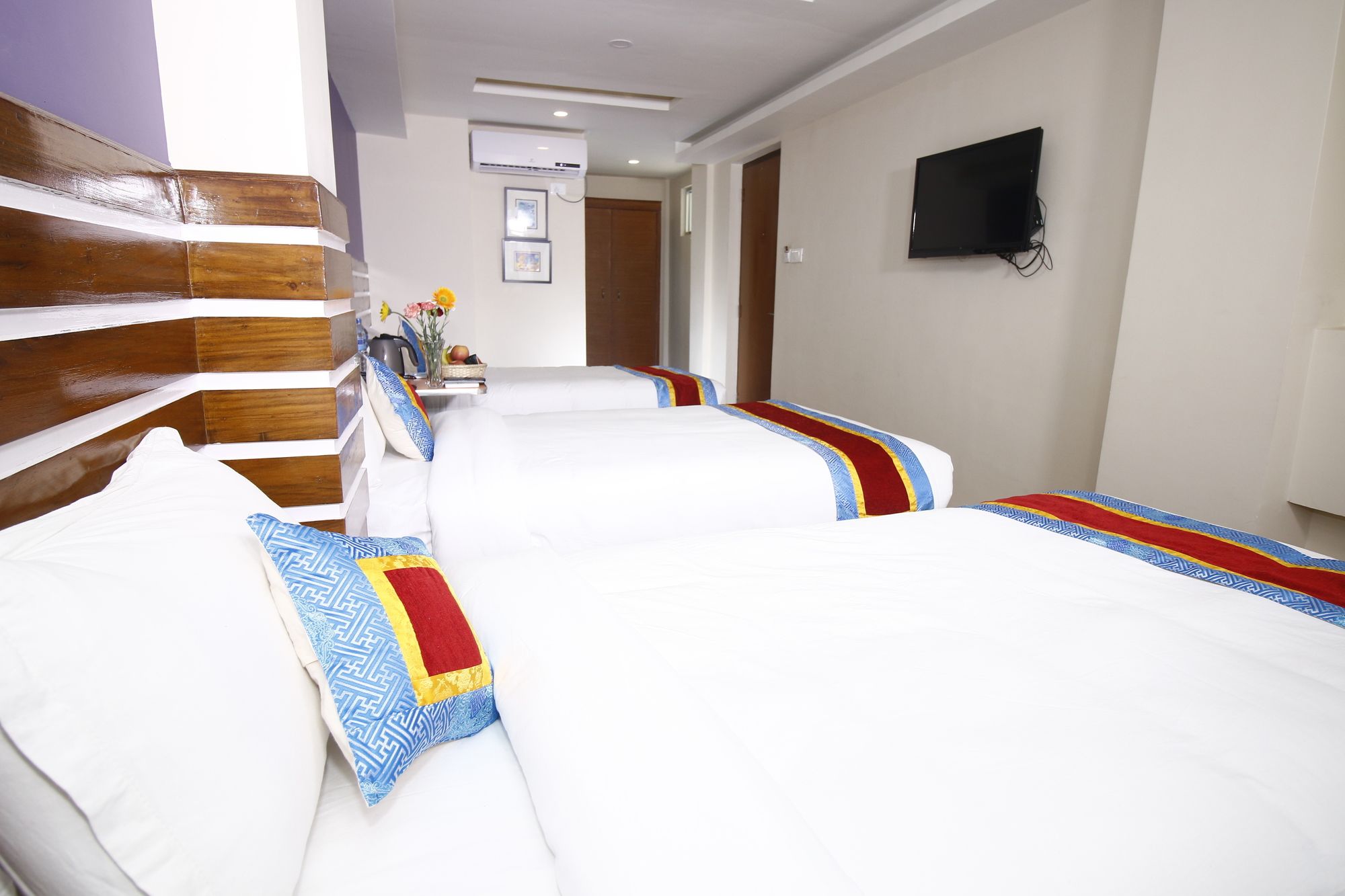 Фото Truly Asia Boutique Hotel