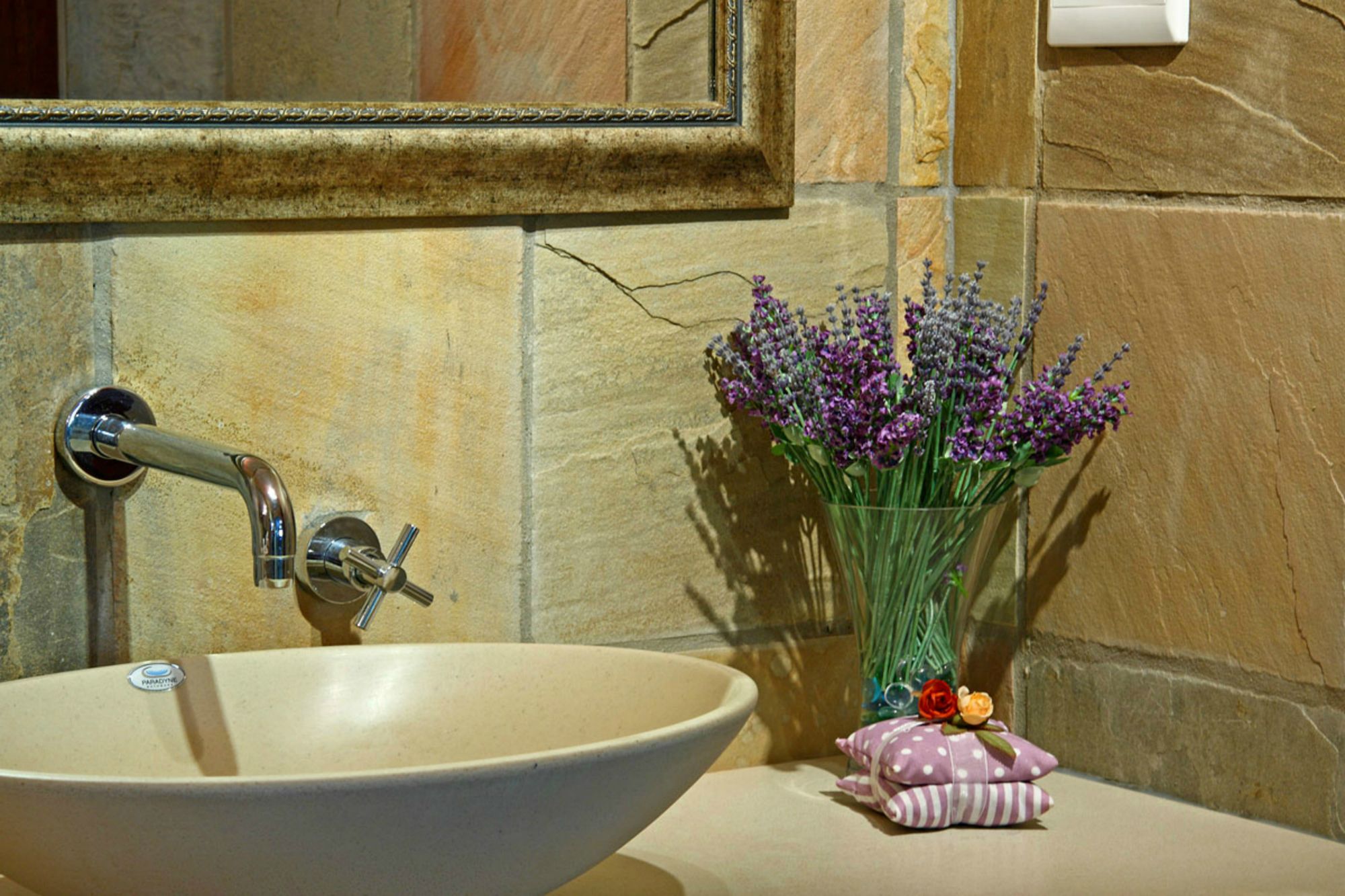 Фото Shangrila Manor - Adults Only