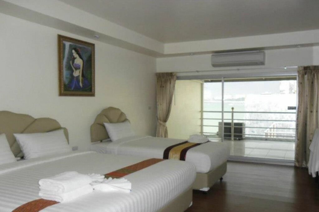 Hotel At Sea Residence, Pattaya, photo