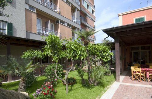 Гостиница Hotel Villa Margherita в Ладисполи