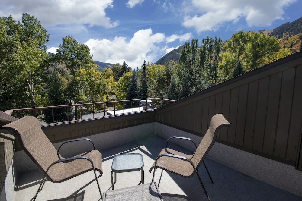 Фото Aspen Mountain Lodge