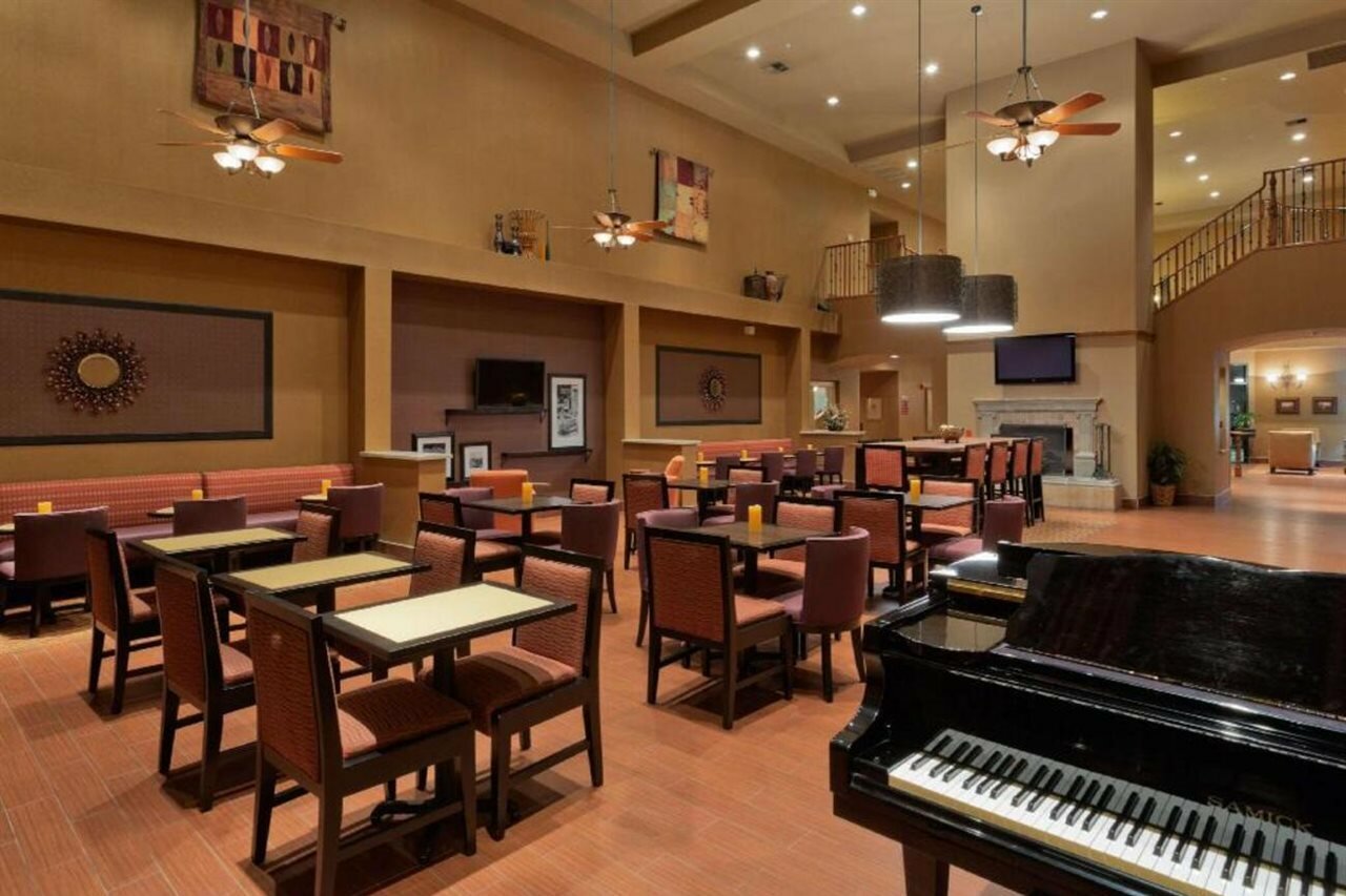 Фото Hampton Inn & Suites Phoenix-Goodyear