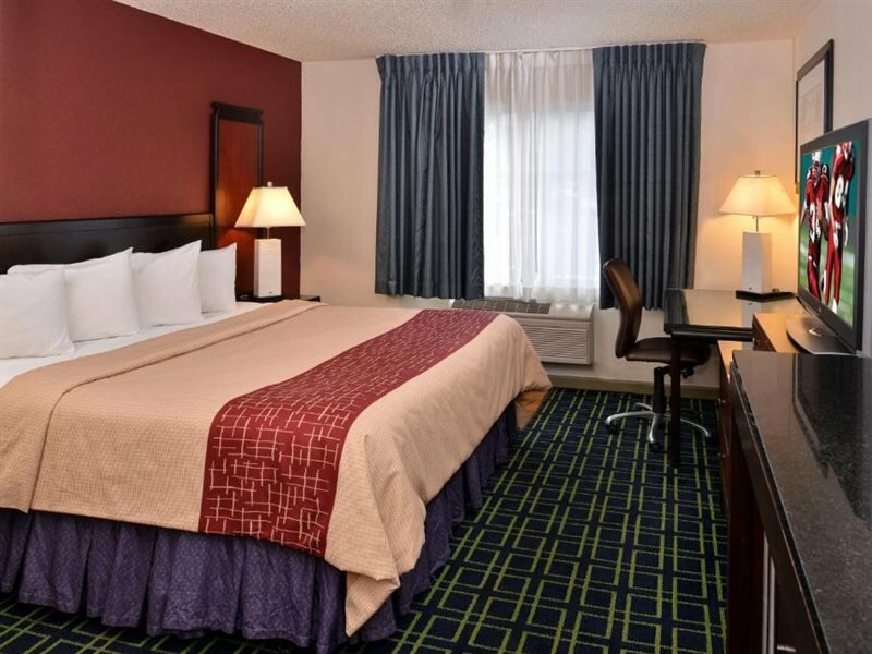 Фото Red Roof Inn Arcata