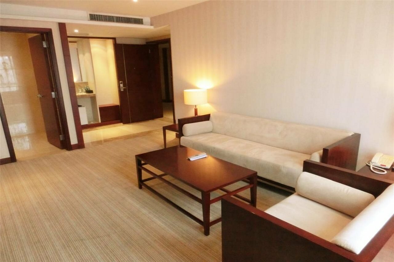 Фото Guangzhou Baiyun International Convention Center LN Dongfang Hotel