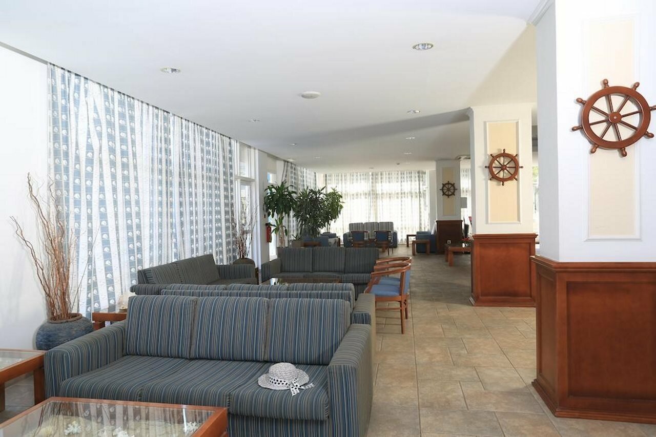 Фото Jacaranda Apartments