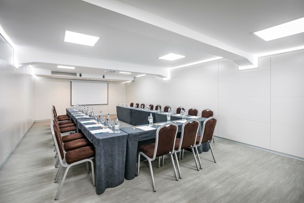 Фото Occidental Santa Cruz Contemporáneo