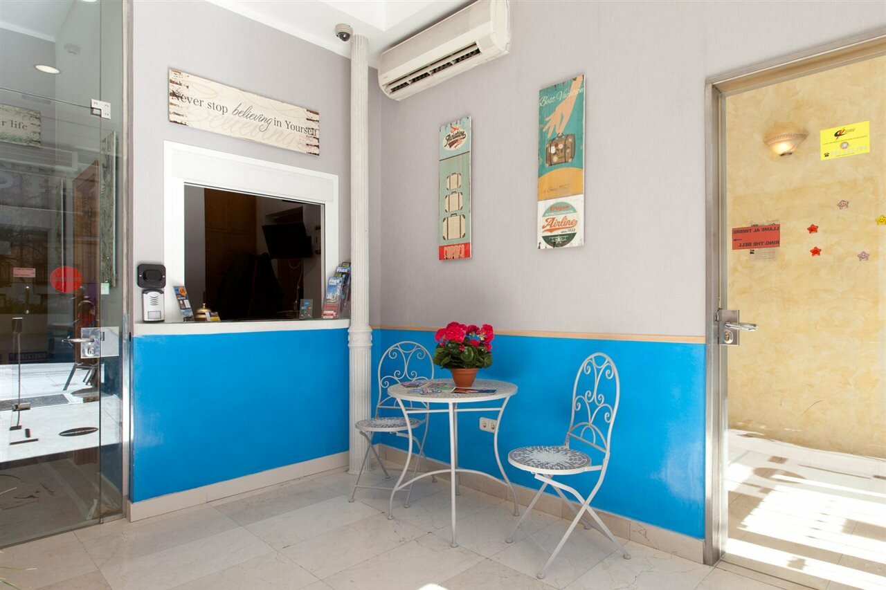 Фото Hostal Montaloya