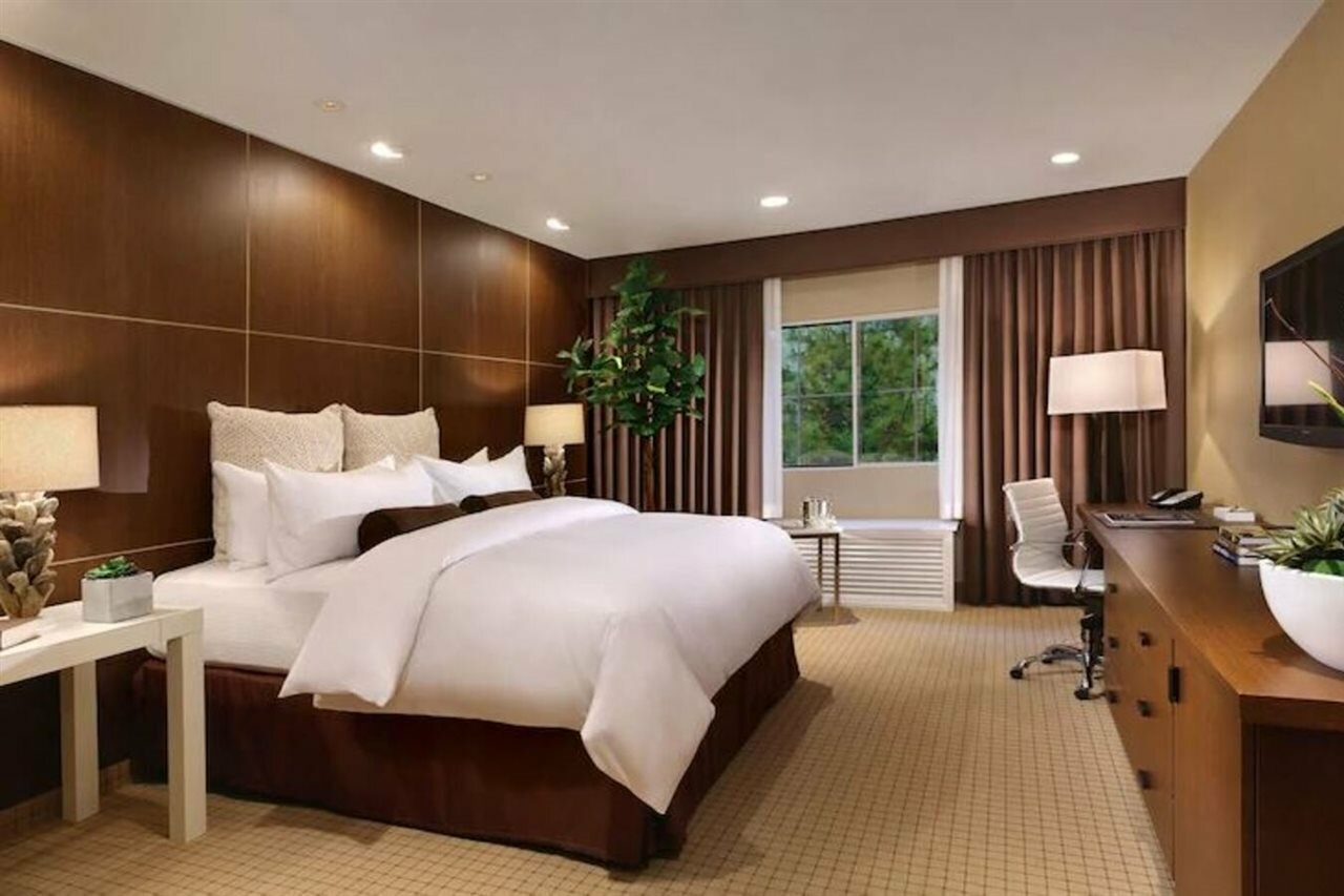 Фото Silverton Casino Lodge - Newly Renovated