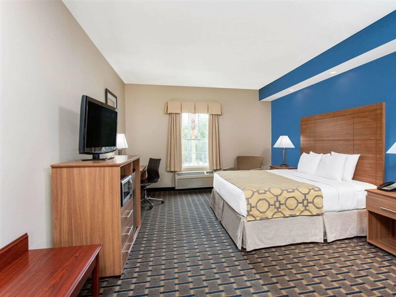 Фото Baymont by Wyndham Jacksonville/Butler Blvd