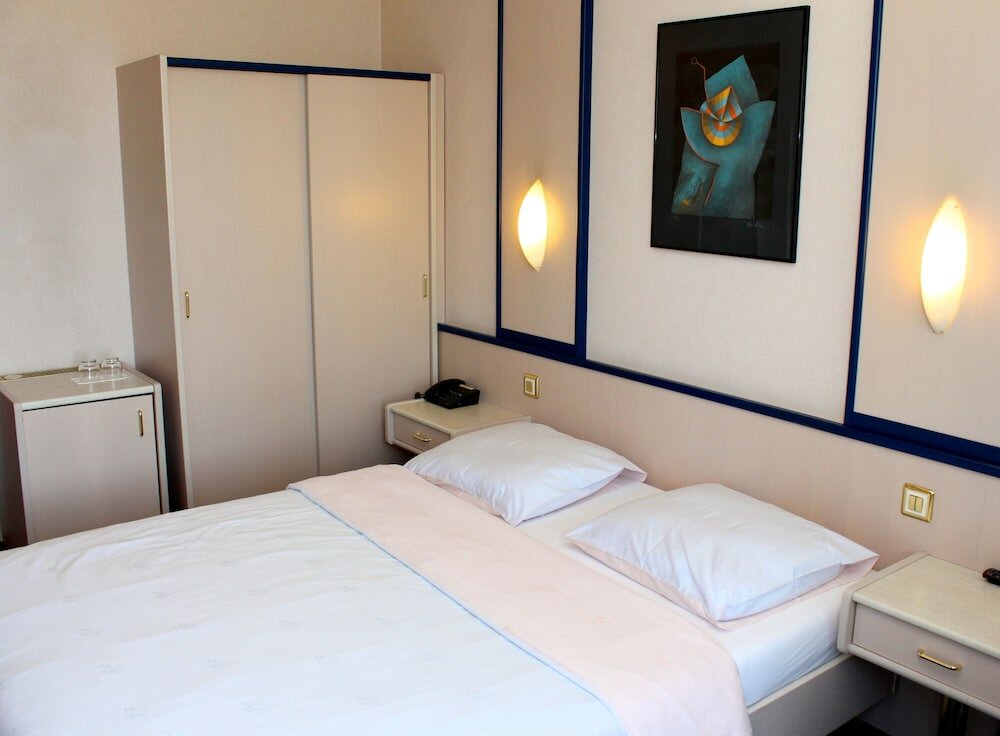 Фото Hotel Crystal