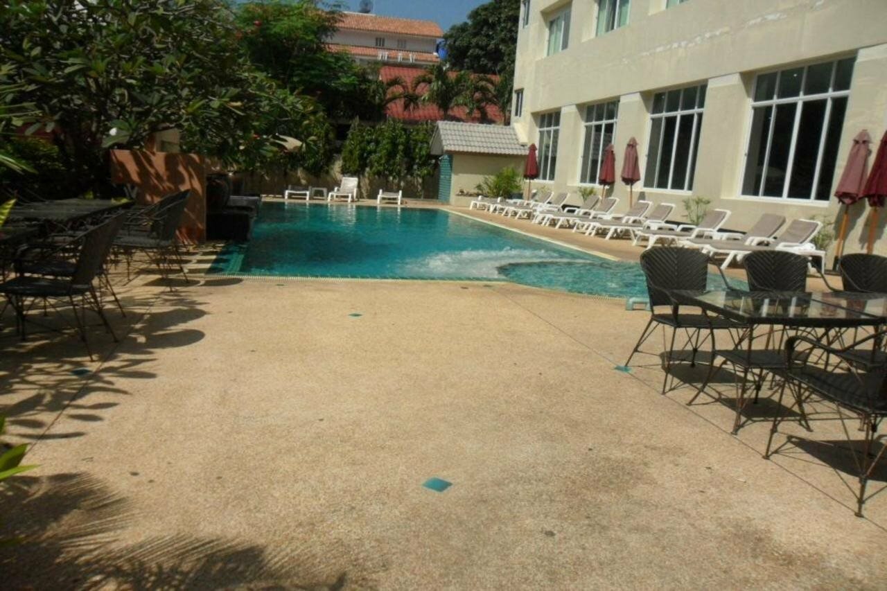 Фото Crown Pattaya Beach Hotel