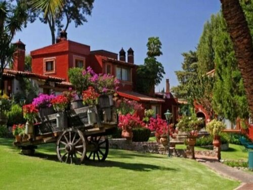 Гостиница Villa San Jose Hotel and Suites в Морелии