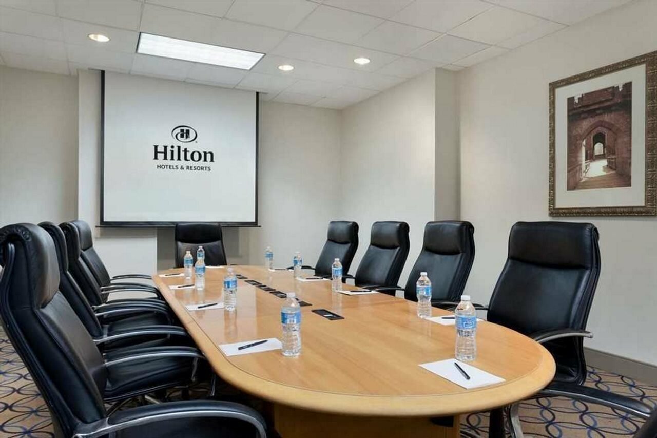 Фото Hilton Newark Penn Station