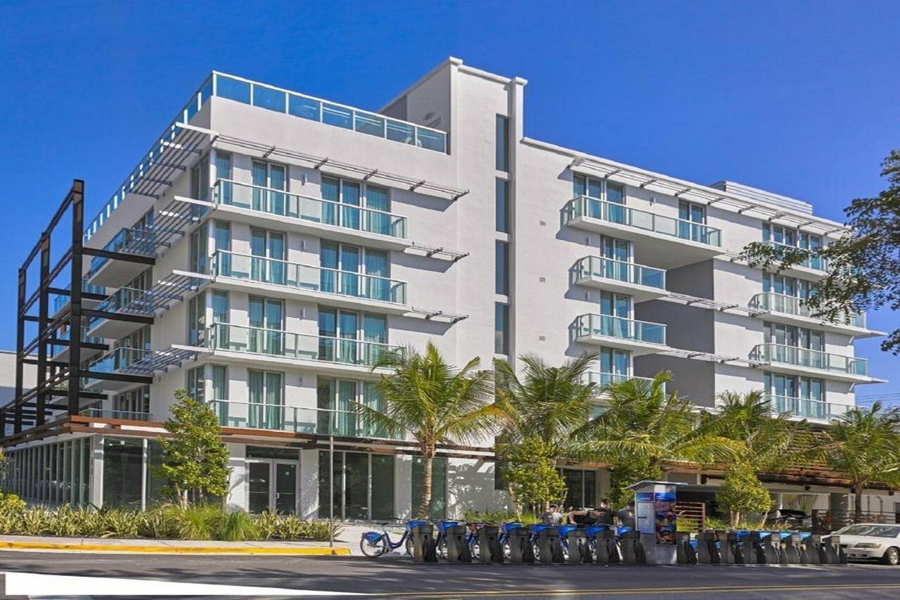 Фото отеля 1