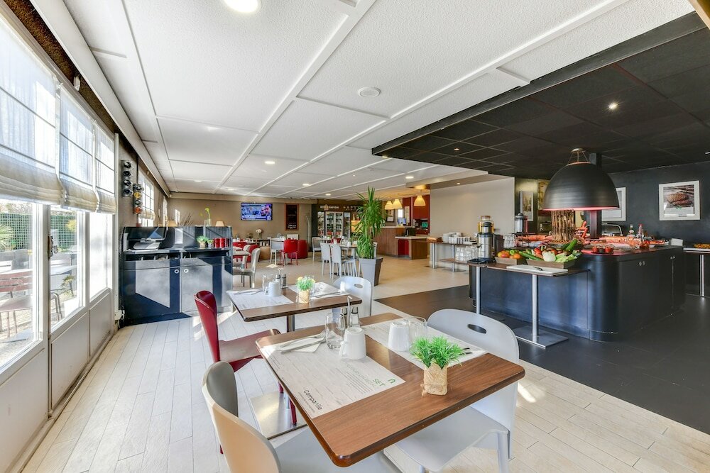 Фото Campanile Cergy Pontoise