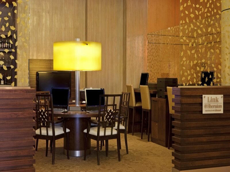 Фото Sheraton LaGuardia East Hotel