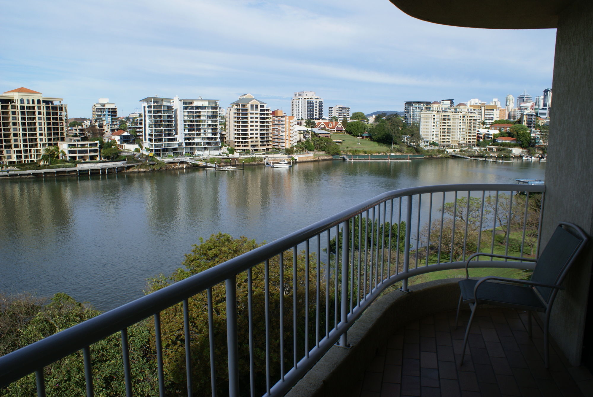 Фото Kirribilli Riverfront Apartments