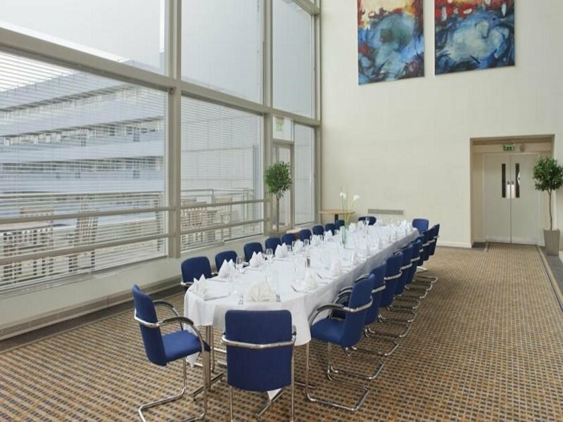 Фото Holiday Inn Milton Keynes - Central, an Ihg Hotel