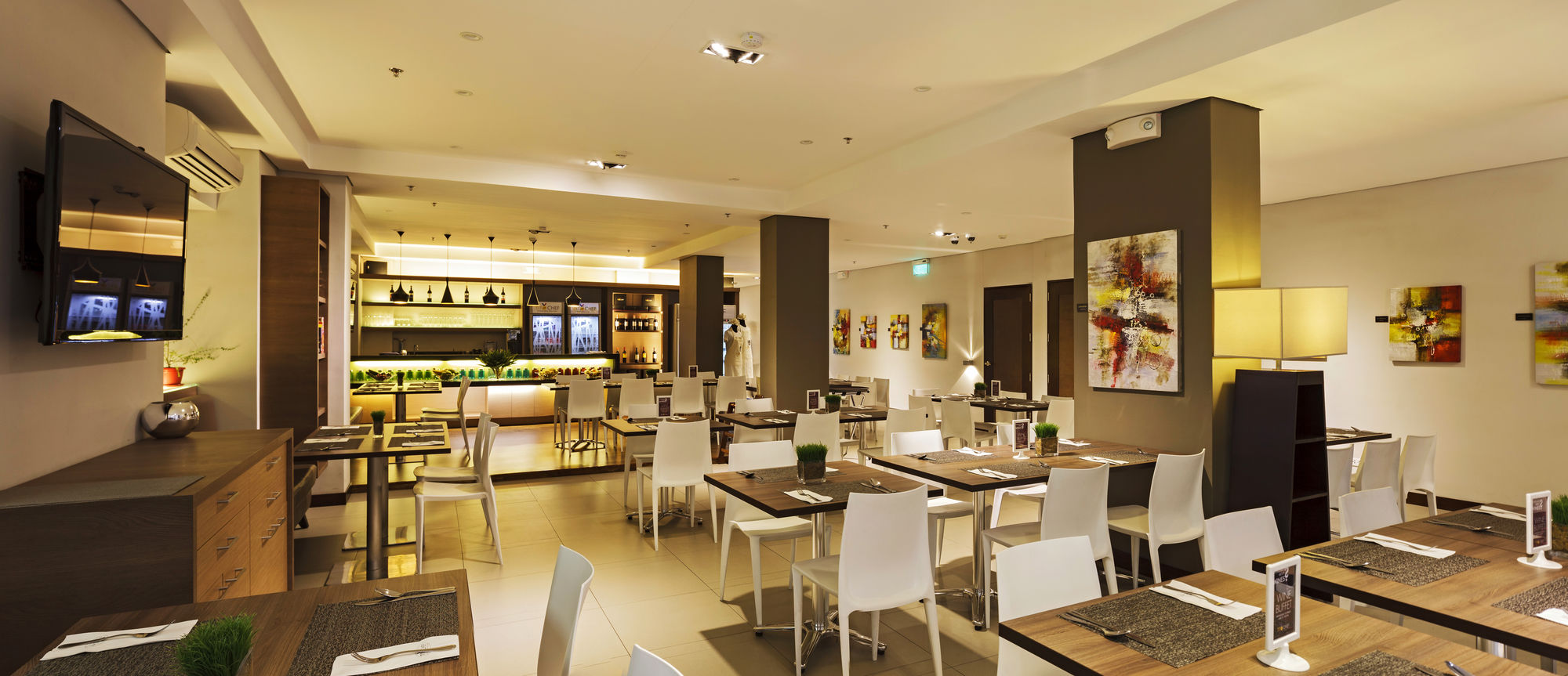 Фото Microtel by Wyndham Acropolis