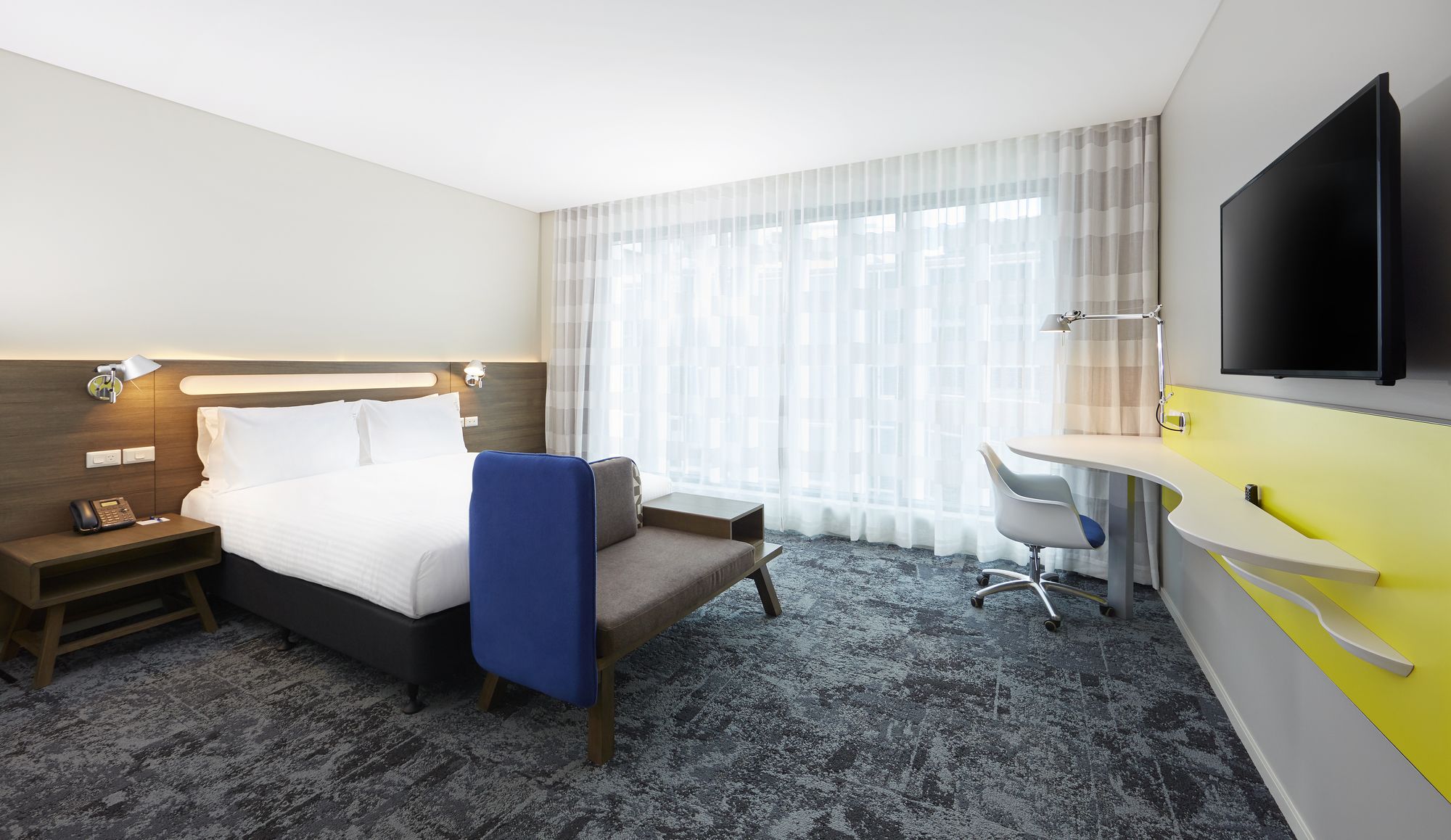 Фото Holiday Inn Express Adelaide City Centre