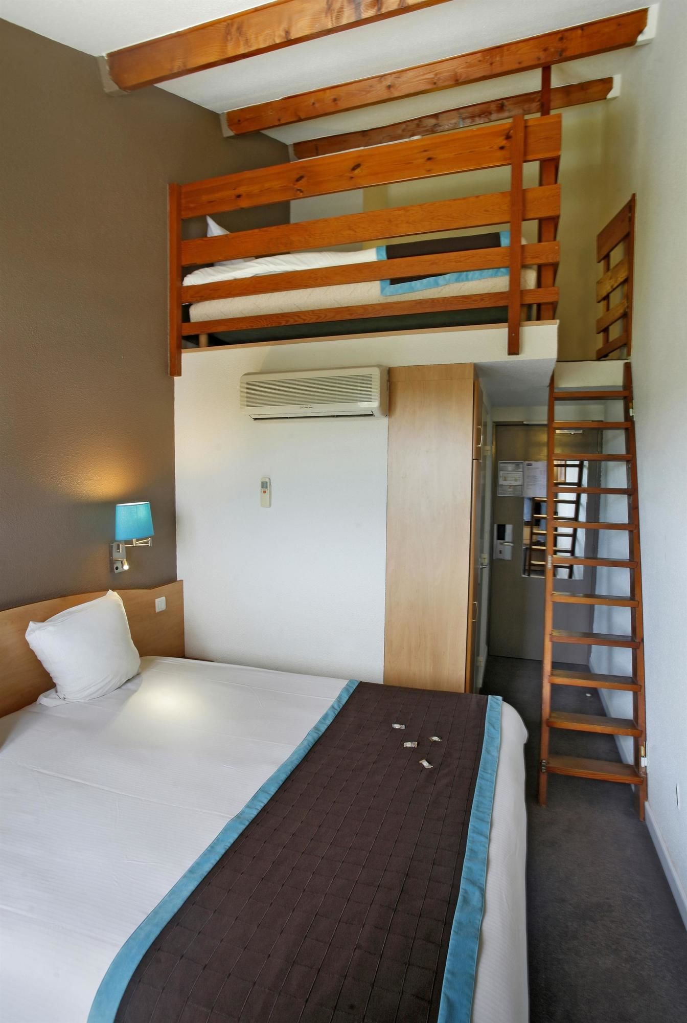 Фото Kyriad Montpellier Aeroport Gare Tgv Sud de France