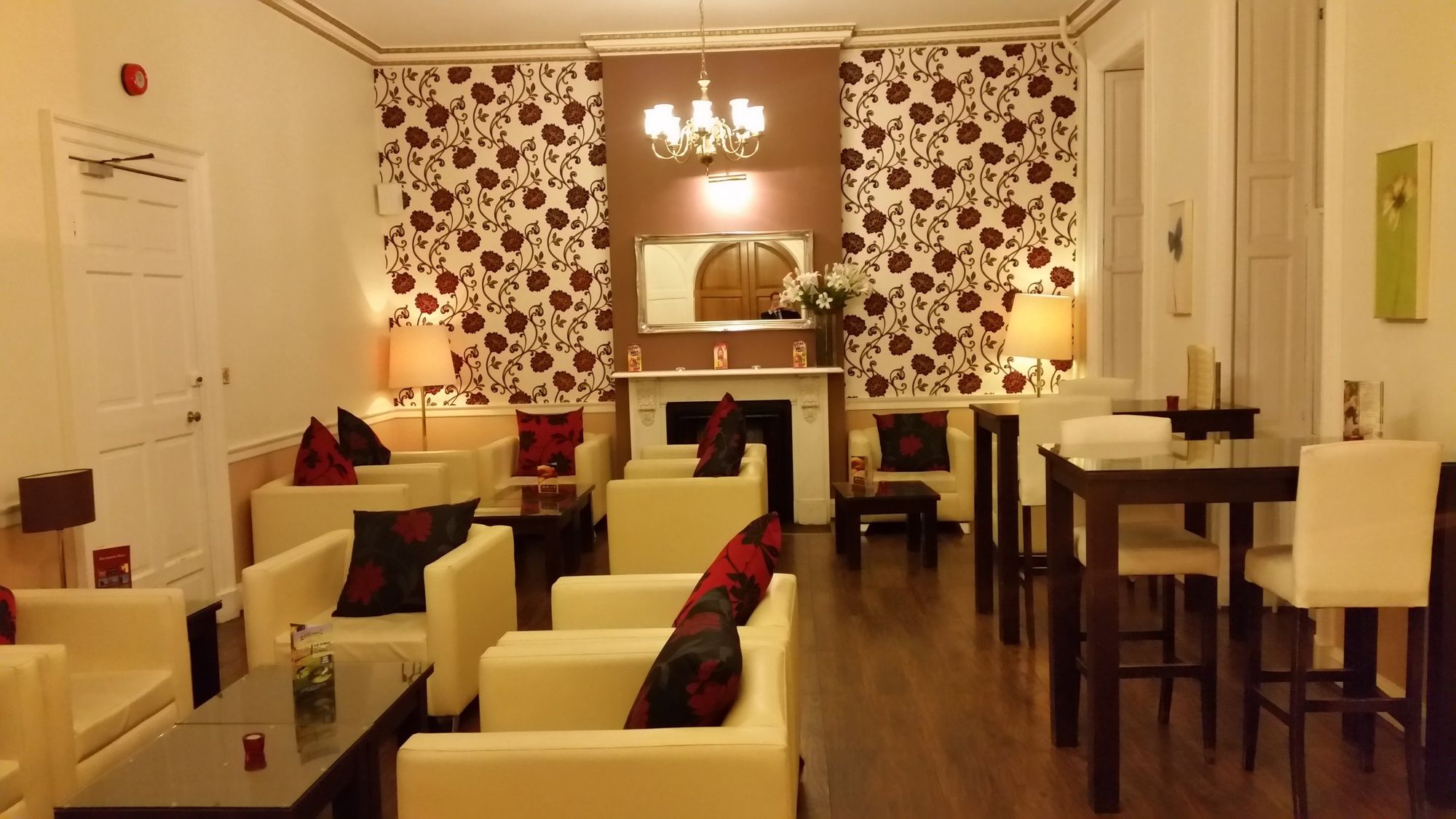 Фото Haughton Hall